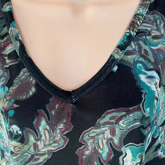 New with tags - Yesta Velour Midi Dress. Size 14 - Picture 4 of 12